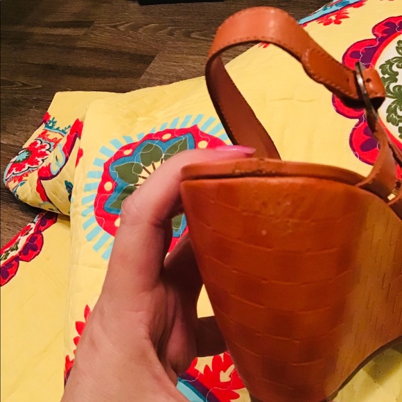 Vince Camuto Platform Heels - Picture 6 of 8